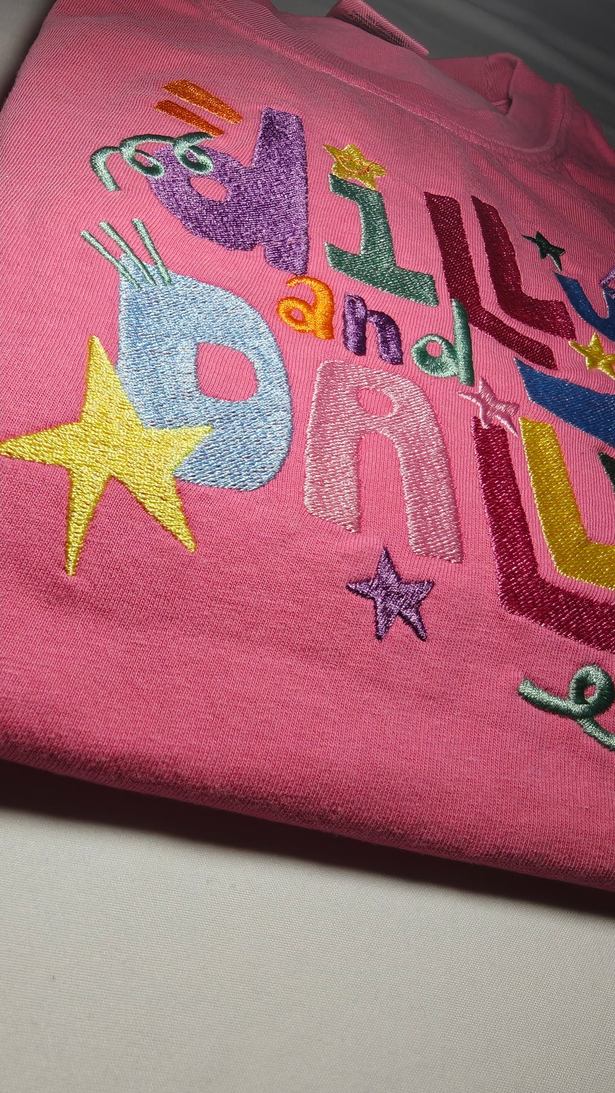 Dilly Dally Tee